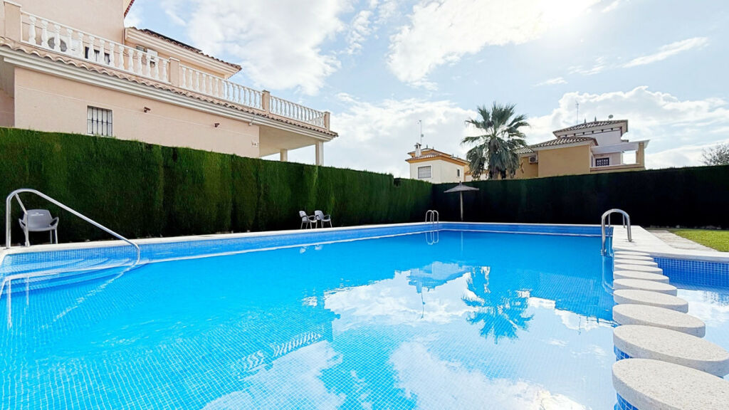 Detached Villa Los Altos Alicante - image 45