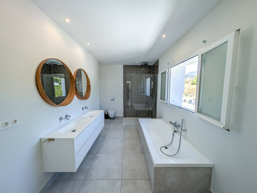 Detached Villa Nueva Andalucía Málaga - zdjęcie 47
