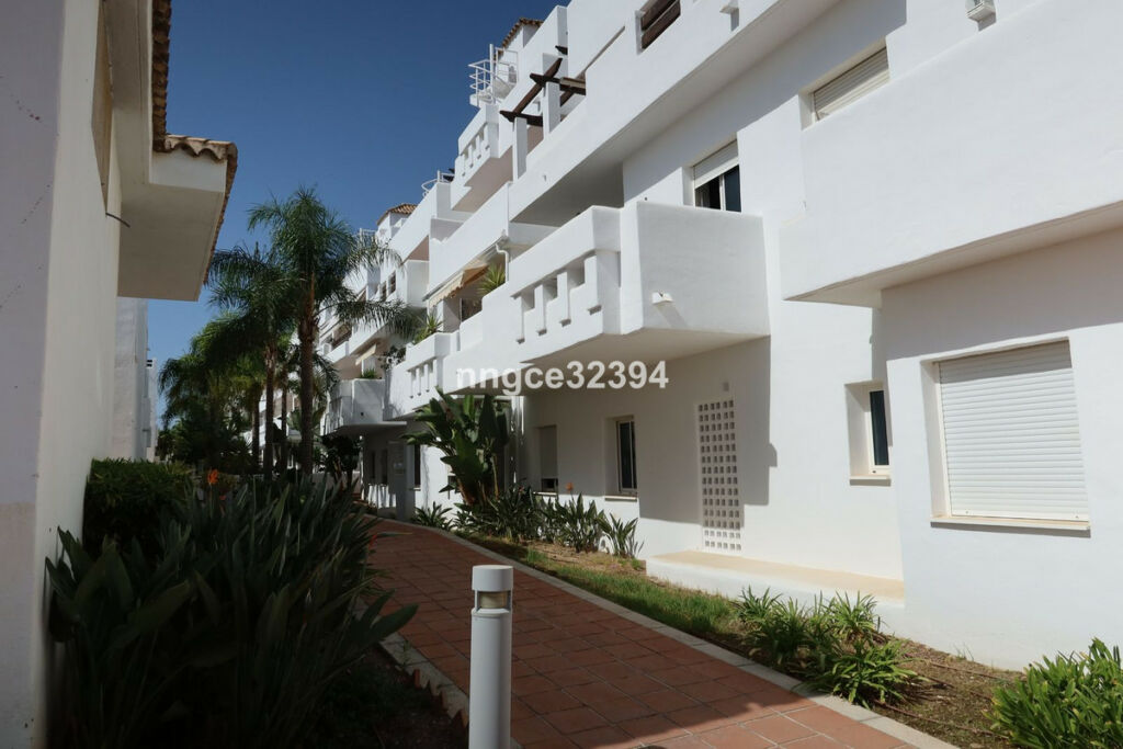 Middle Floor Apartment Estepona Málaga - image 47