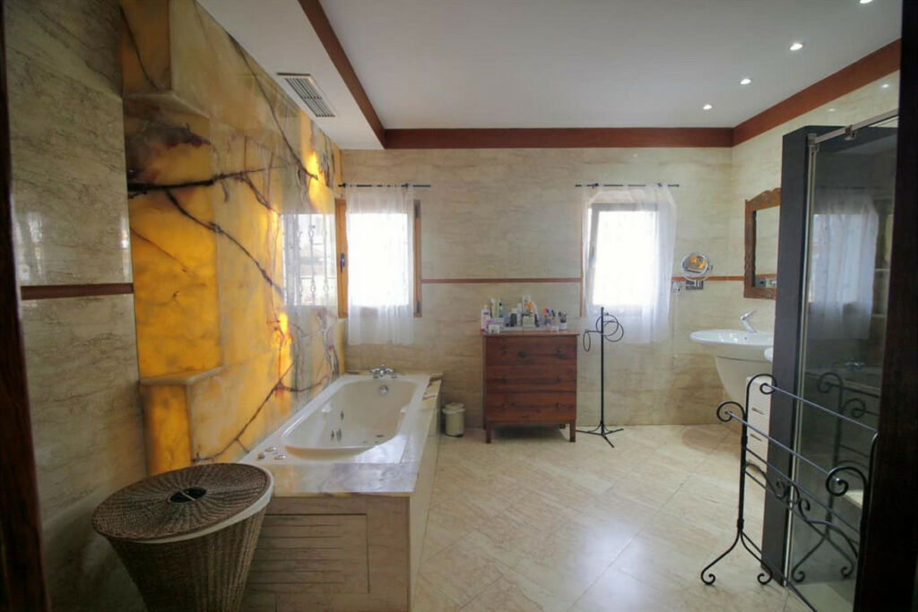 Detached Villa Benalmadena Málaga - image 45
