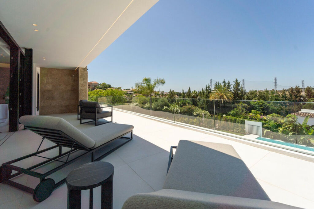 Detached Villa Nueva Andalucía Málaga - image 48