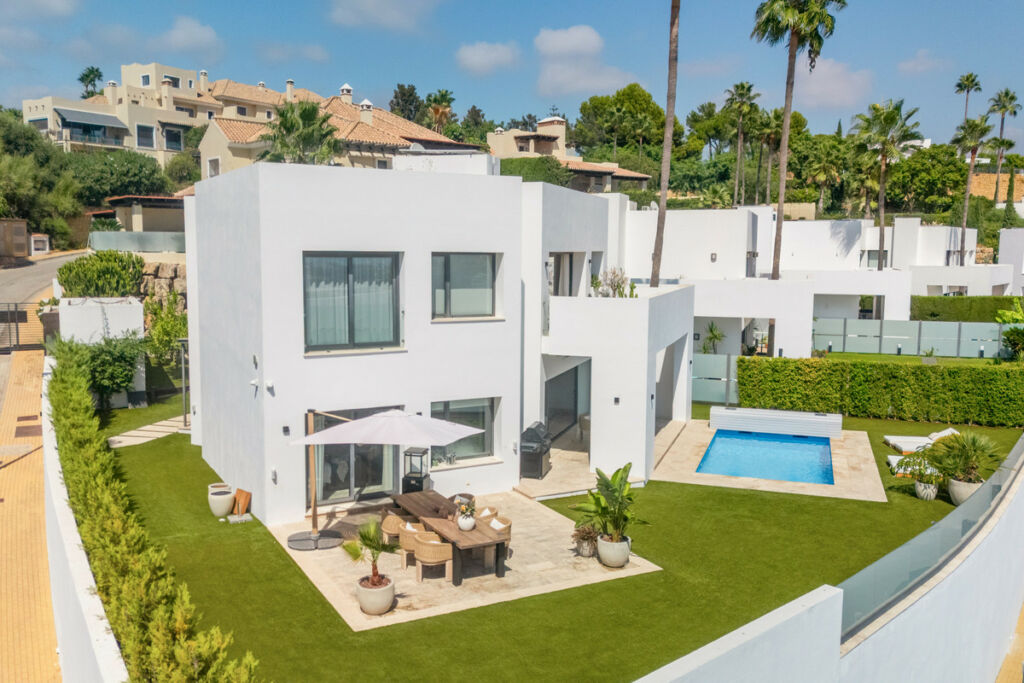 Detached Villa Benahavís Málaga - image 48