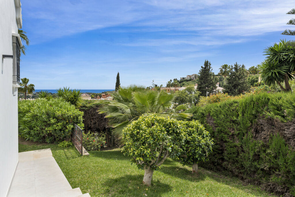 Detached Villa Benahavís Málaga - image 48