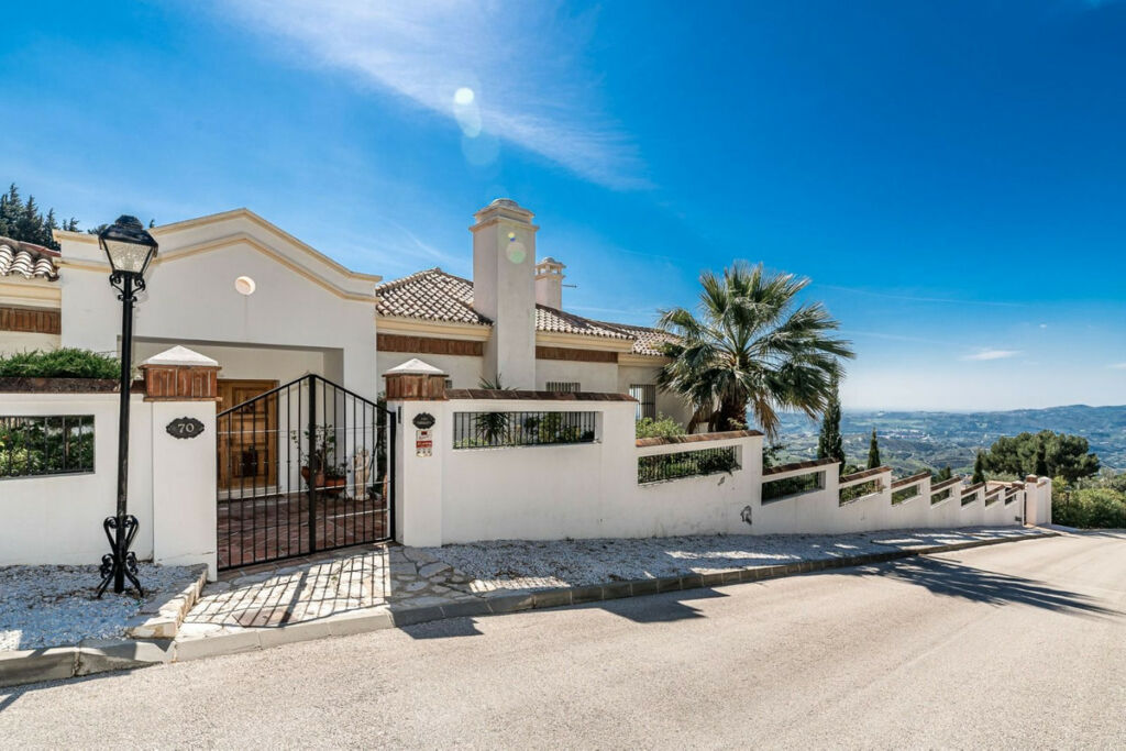 Detached Villa Valtocado Málaga - image 48