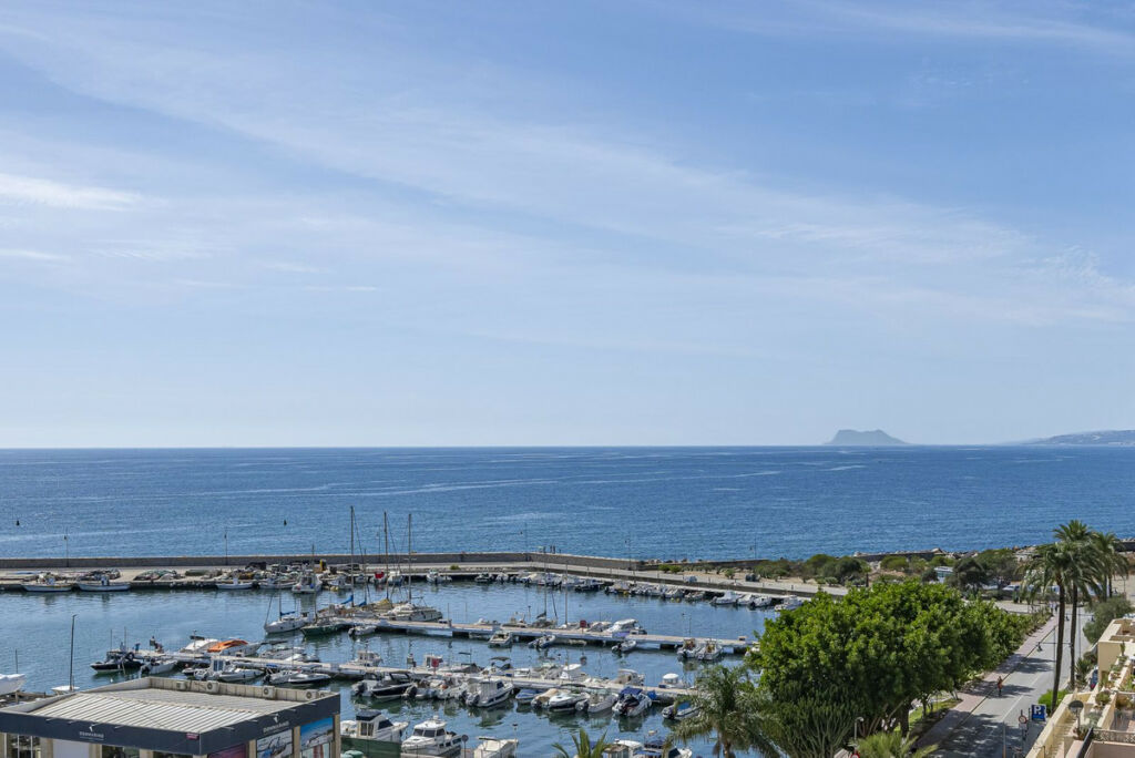Middle Floor Apartment Estepona Málaga - image 37