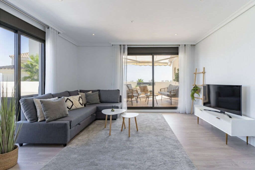 Middle Floor Apartment Estepona Málaga - image 7