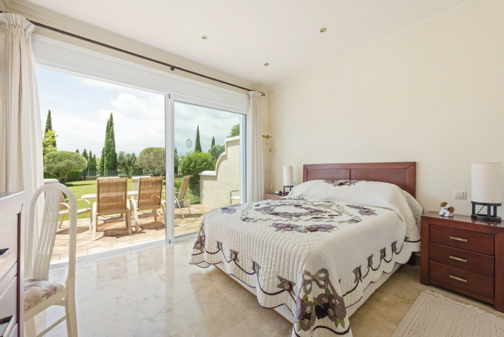 Ground Floor Apartment Los Flamingos Málaga - image 5