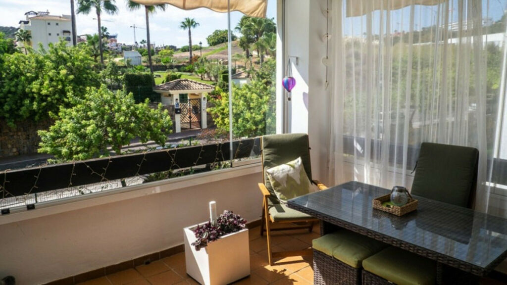 Middle Floor Apartment San Luis de Sabinillas Málaga - image 5