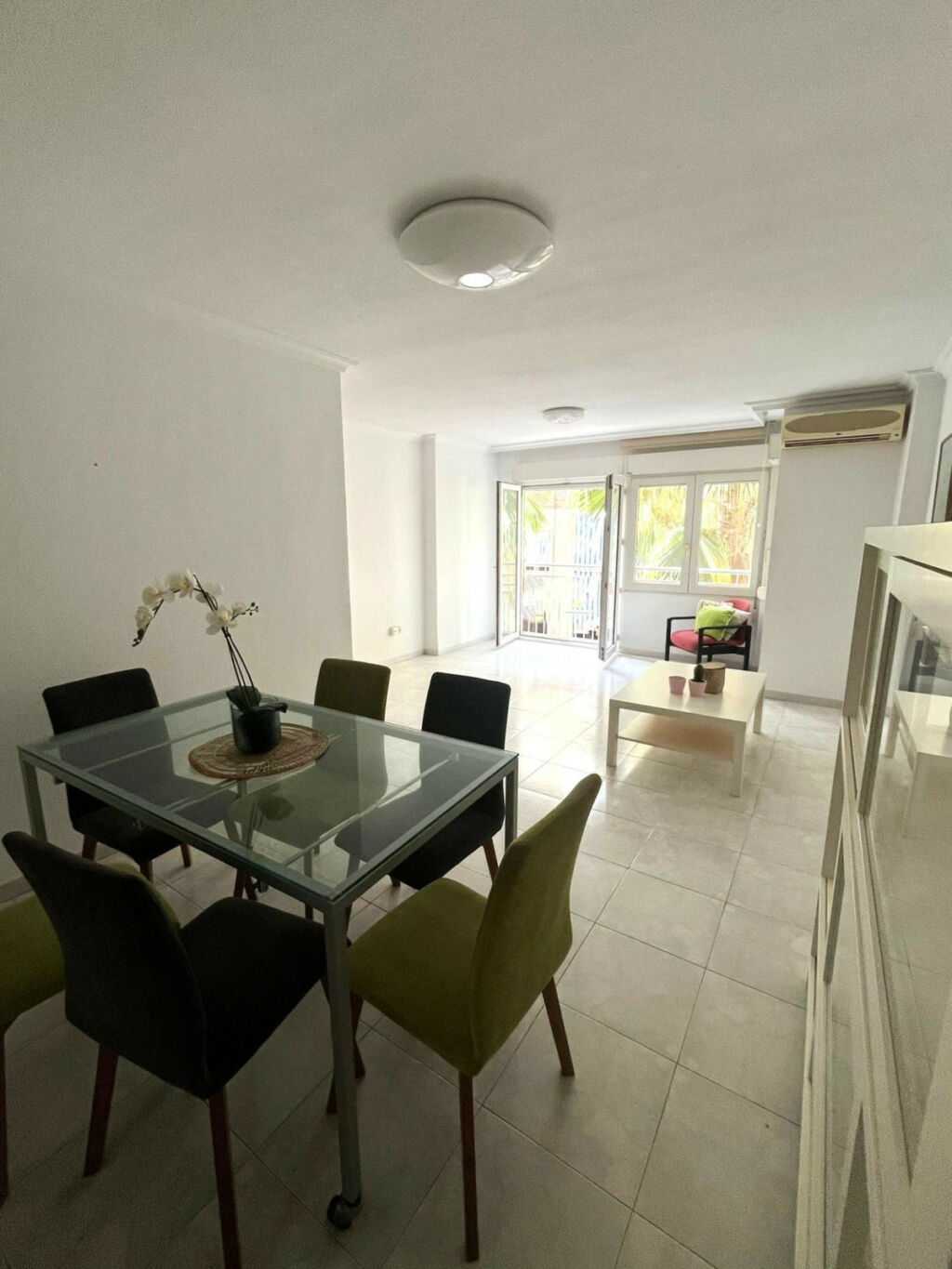 Middle Floor Apartment Torrevieja Alicante - image 5