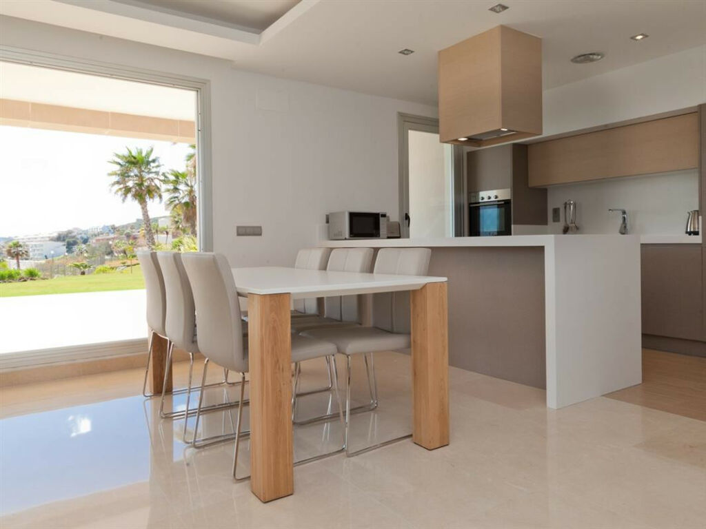Ground Floor Apartment Estepona Málaga - image 5