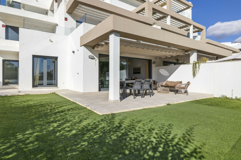 Ground Floor Apartment Estepona Málaga - image 5