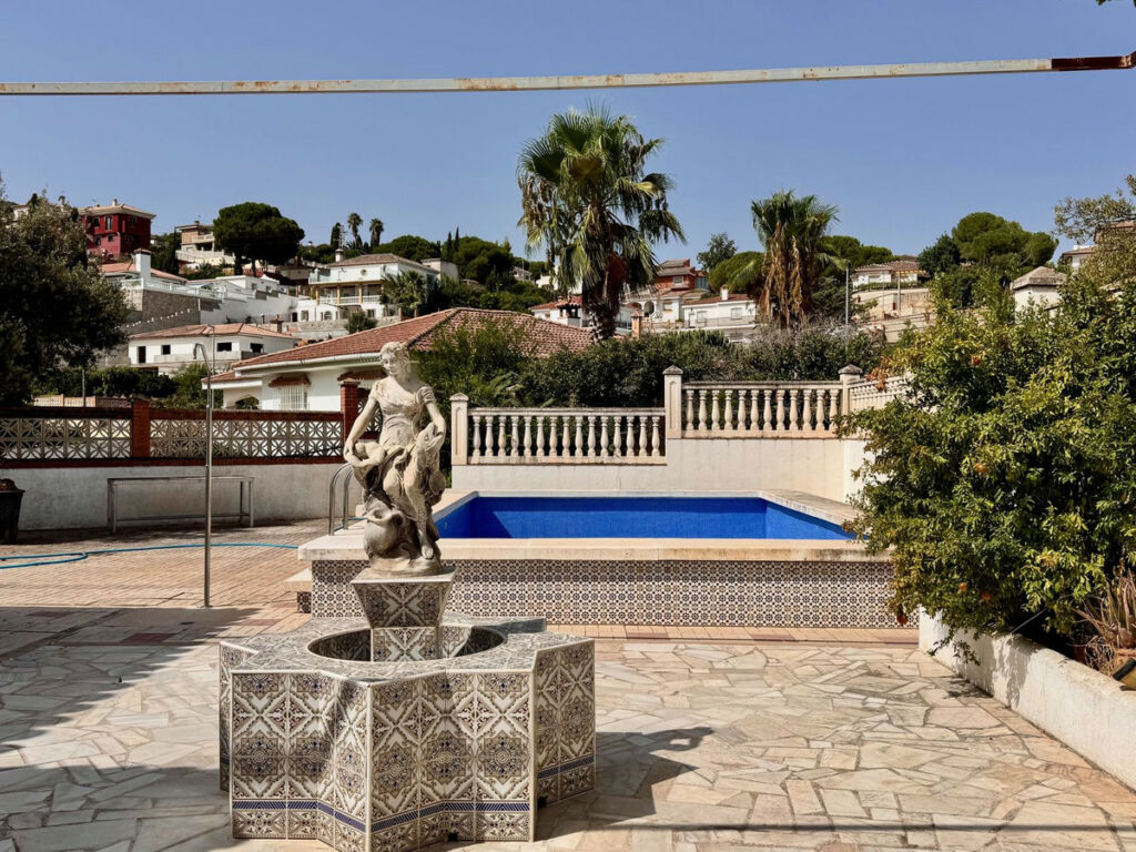 Detached Villa Alhaurín de la Torre Málaga - image 5
