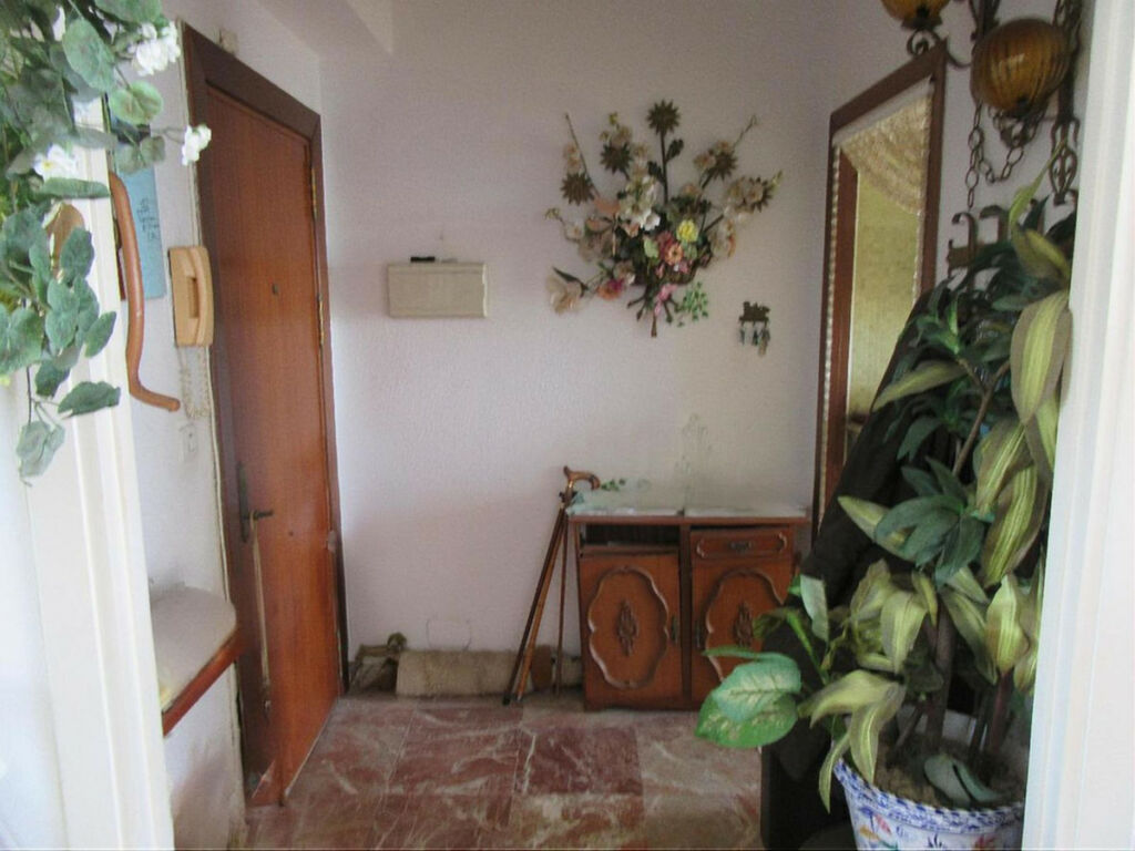 Middle Floor Apartment Carvajal Málaga - image 5