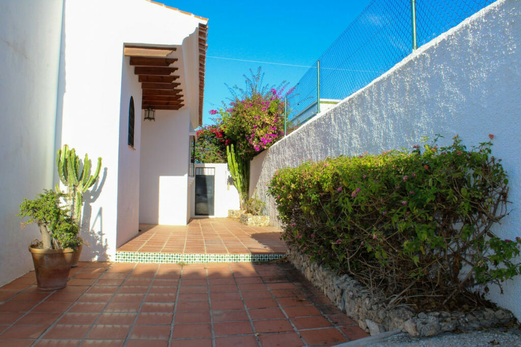 Detached Villa Nerja Málaga - image 5