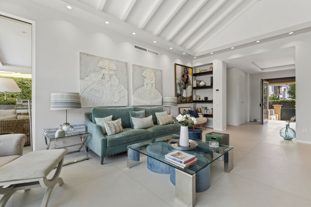 Detached Villa Guadalmina Alta Málaga - image 5