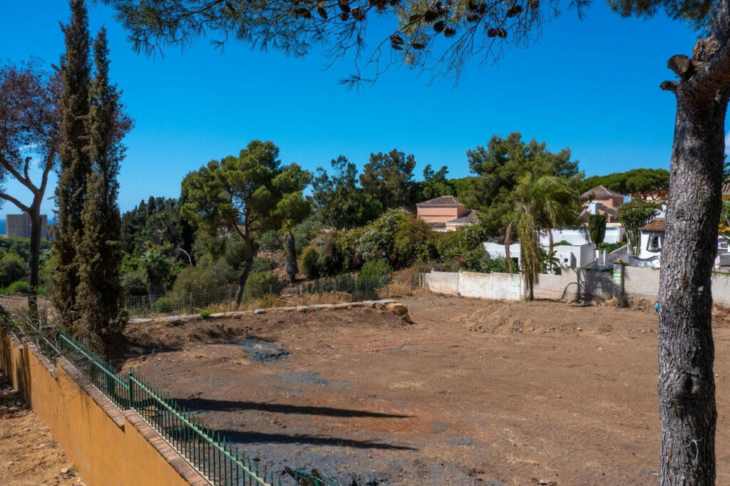 Residential Plot Hacienda Las Chapas Málaga - image 5