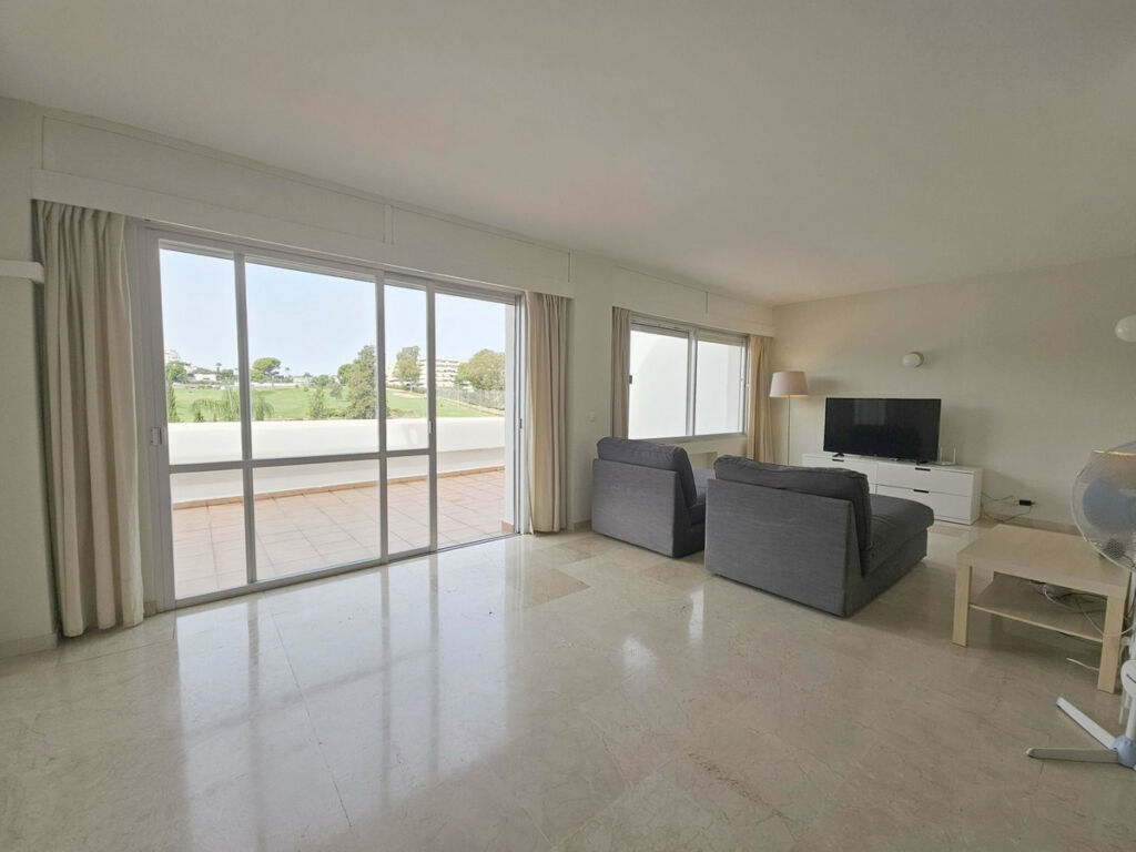 Middle Floor Apartment Guadalmina Alta Málaga - image 5