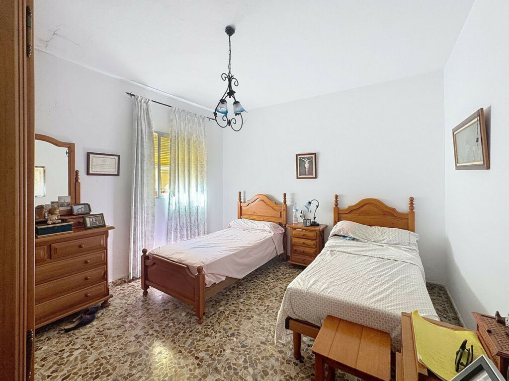 Townhouse Estepona Málaga - image 5