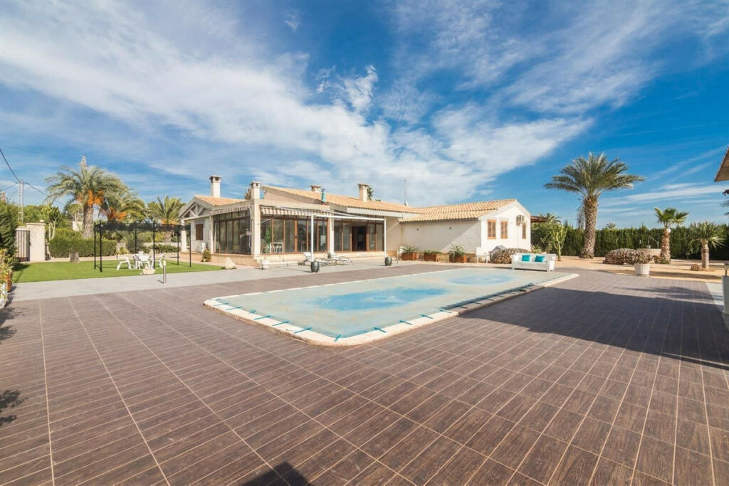 Detached Villa Elche Alicante - image 5