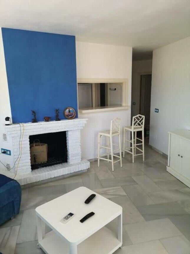 Middle Floor Apartment Benalmadena Málaga - image 5