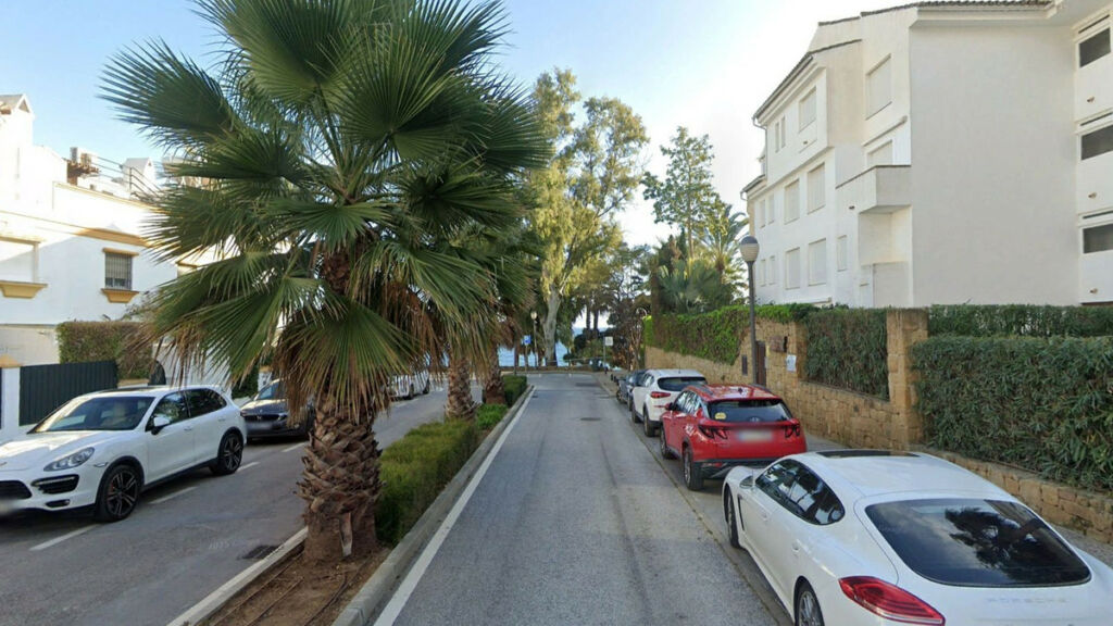 Middle Floor Apartment Marbella Málaga - image 5