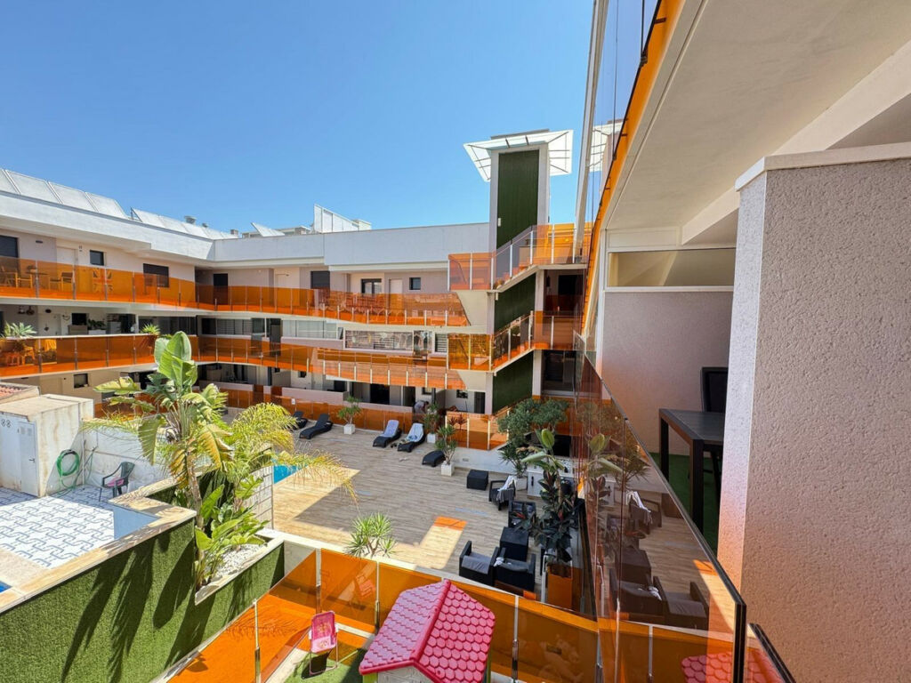 Middle Floor Apartment Torrevieja Alicante - image 5