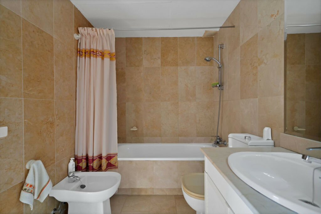 Ground Floor Apartment Benahavís Málaga - image 5