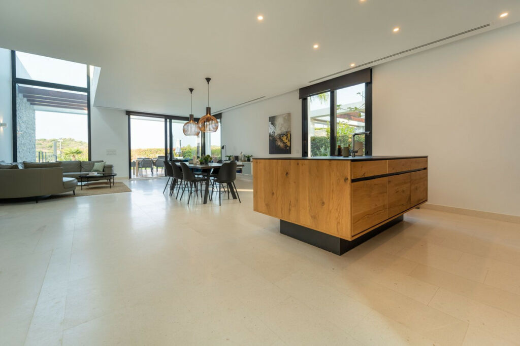 Semi-Detached House Cabopino Málaga - image 5