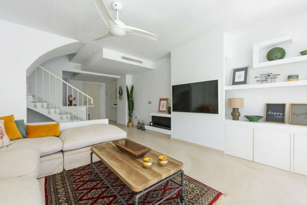 Townhouse Nueva Andalucía Málaga - image 5