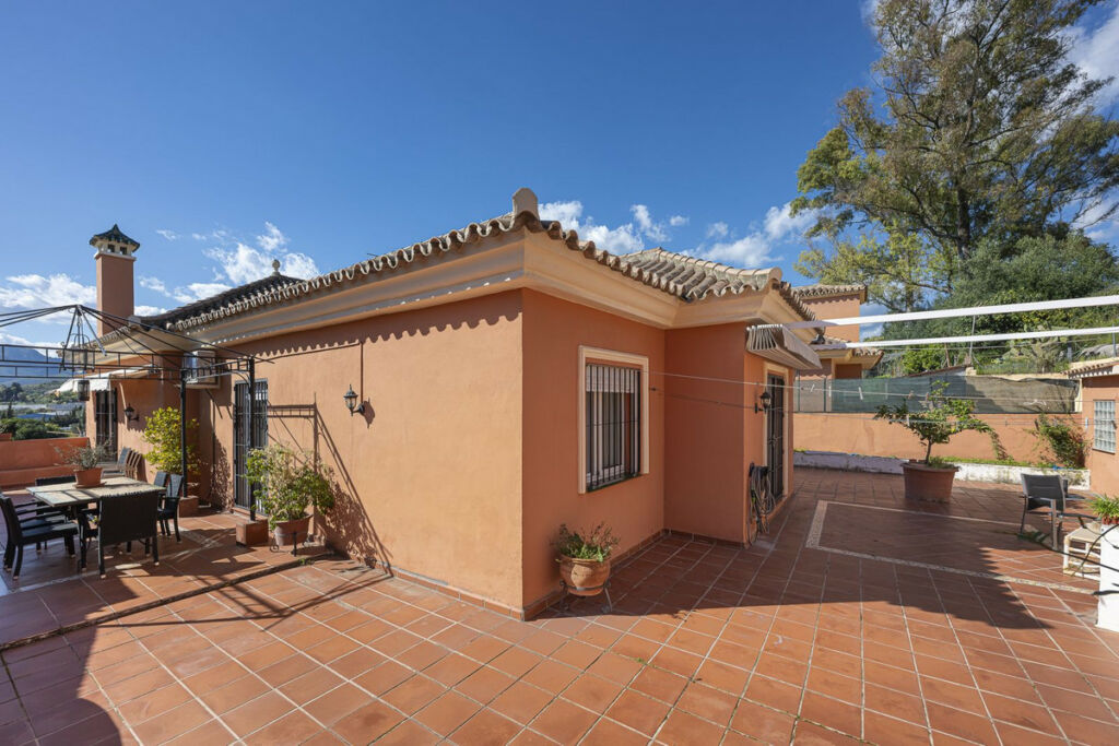 Detached Villa San Pedro de Alcántara Málaga - image 5