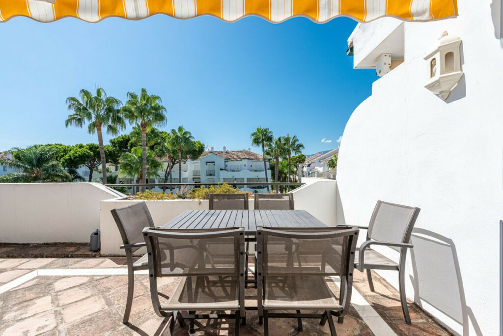 Top Floor Apartment El Presidente Málaga - image 5