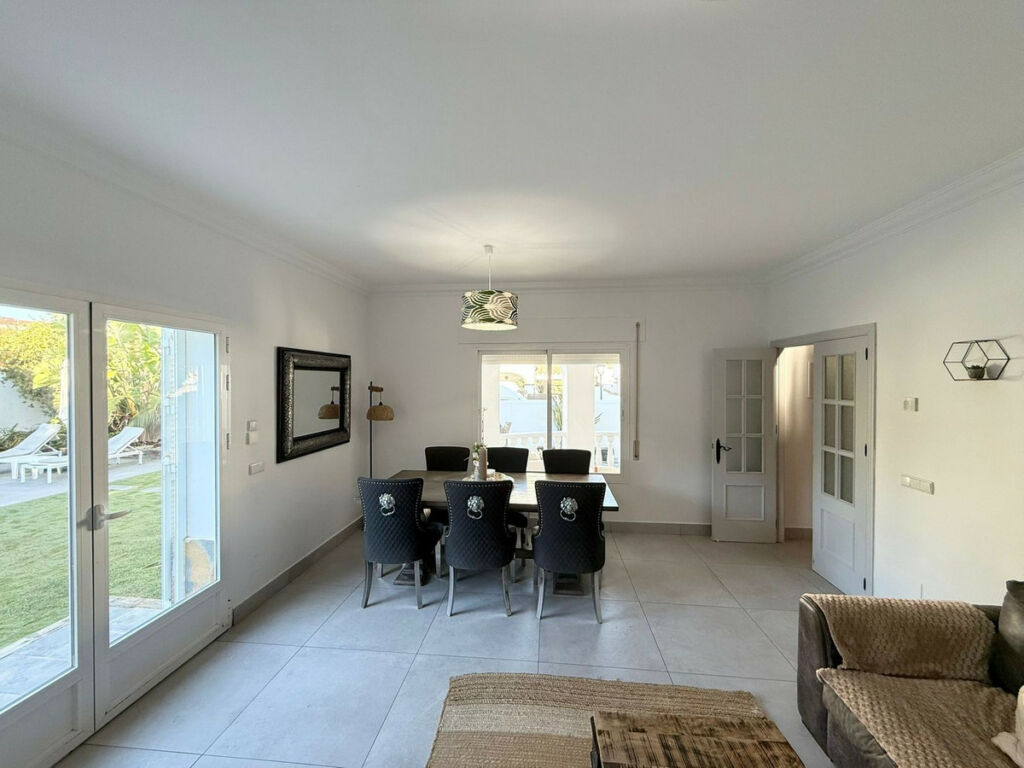 Detached Villa Casares Málaga - image 6