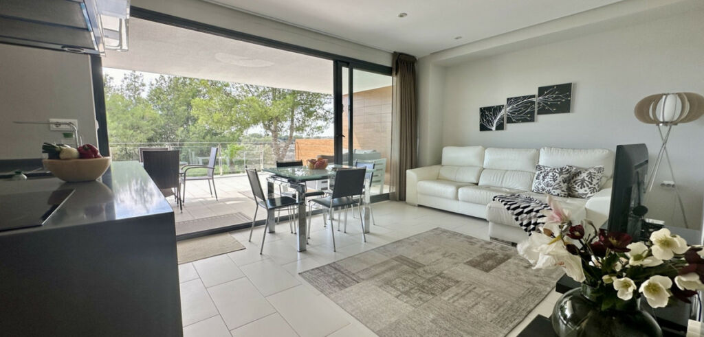Ground Floor Apartment Villamartin Alicante - image 5