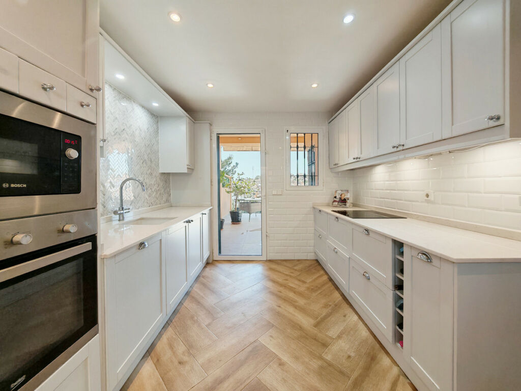 Semi-Detached House Riviera del Sol Málaga - image 5