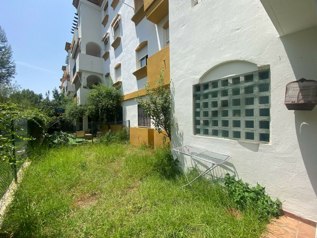 Ground Floor Apartment Nagüeles Málaga - image 5