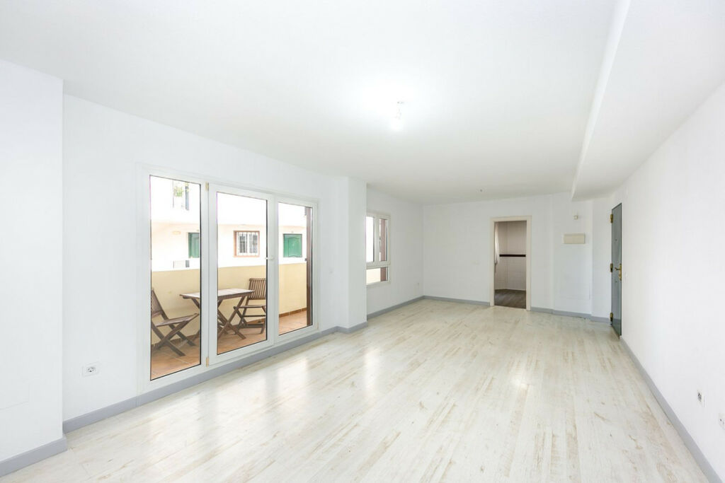 Middle Floor Apartment Torrequebrada Málaga - image 5