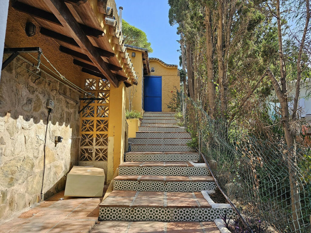 Townhouse El Chaparral Málaga - image 5