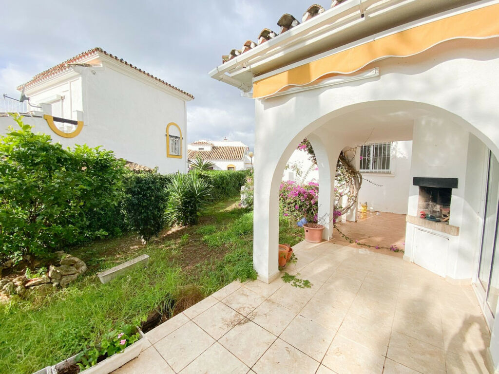 Detached Villa Calahonda Málaga - image 5