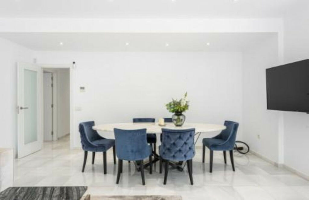 Ground Floor Apartment The Golden Mile Málaga - image 5