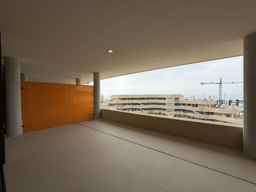 Middle Floor Apartment Higueron Málaga - image 5
