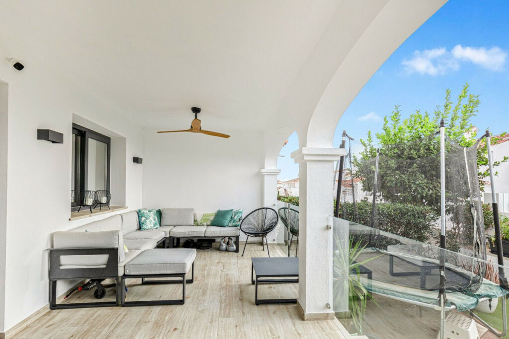 Townhouse Manilva Málaga - image 5
