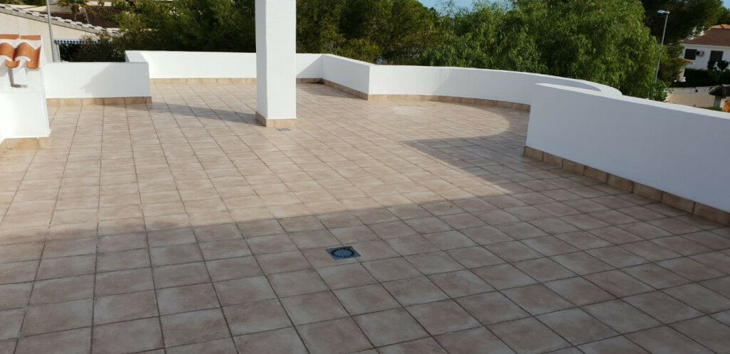 Detached Villa La Zenia Alicante - image 5