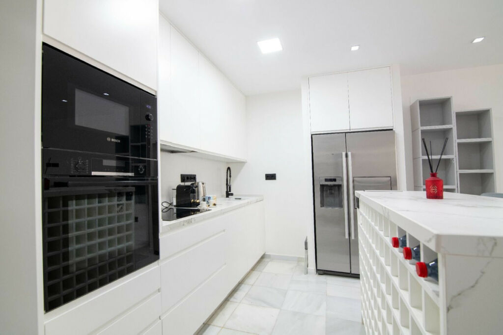 Middle Floor Apartment Puerto Banús Málaga - image 5