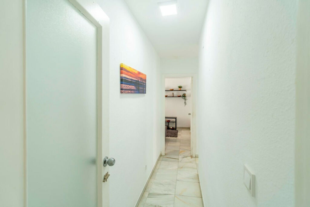 Middle Floor Apartment Fuengirola Málaga - image 6