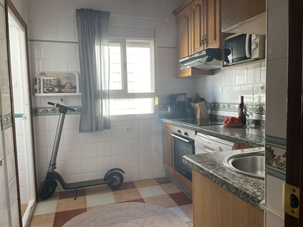 Middle Floor Apartment Estepona Málaga - image 5