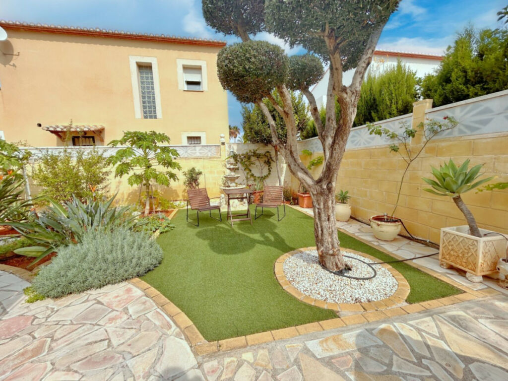 Detached Villa Denia Alicante - image 5