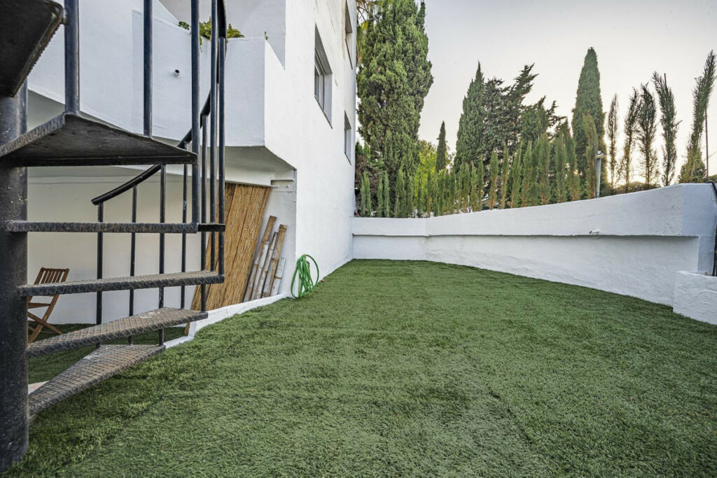 Ground Floor Apartment Nueva Andalucía Málaga - image 5