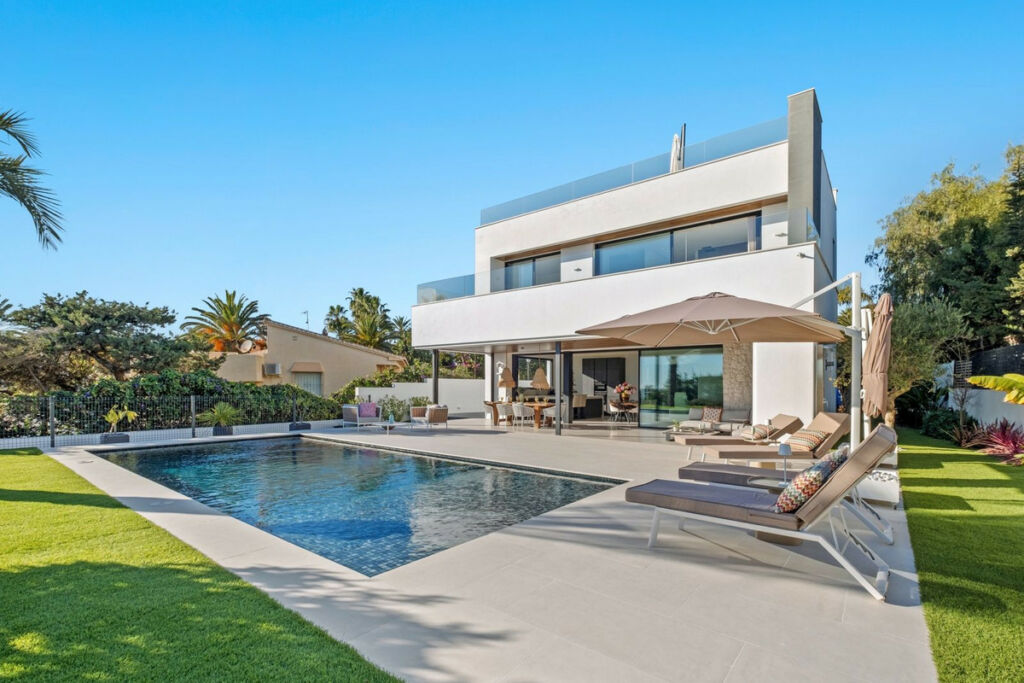Detached Villa Marbesa Málaga - image 5