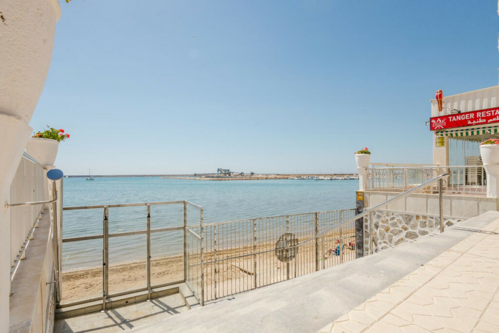 Middle Floor Apartment Torrevieja Alicante - image 5
