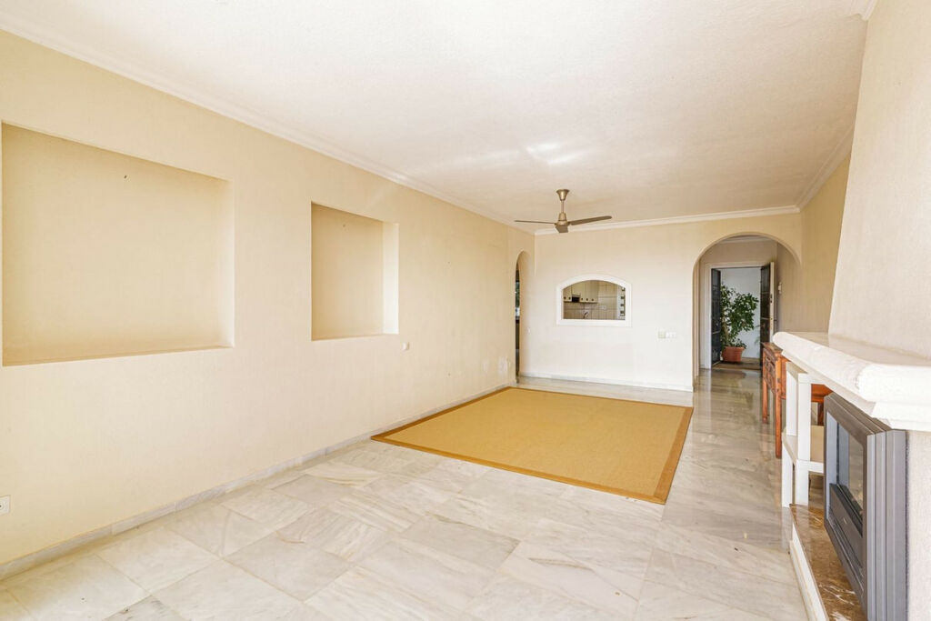 Ground Floor Apartment Los Almendros Málaga - image 5